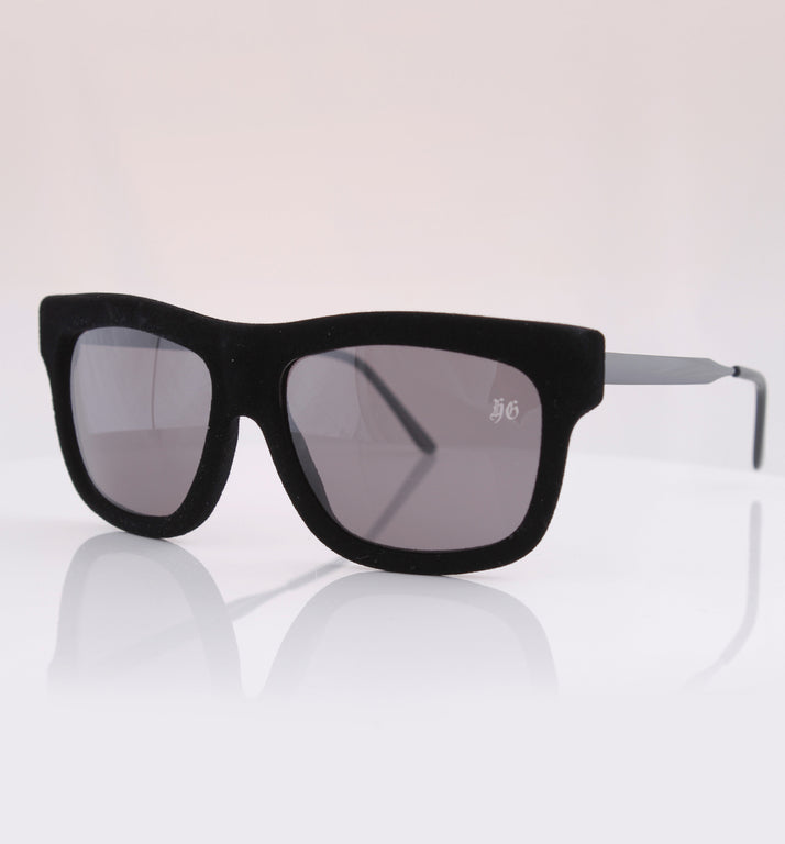 Sonnenbrille aus Samt in Schwarz
